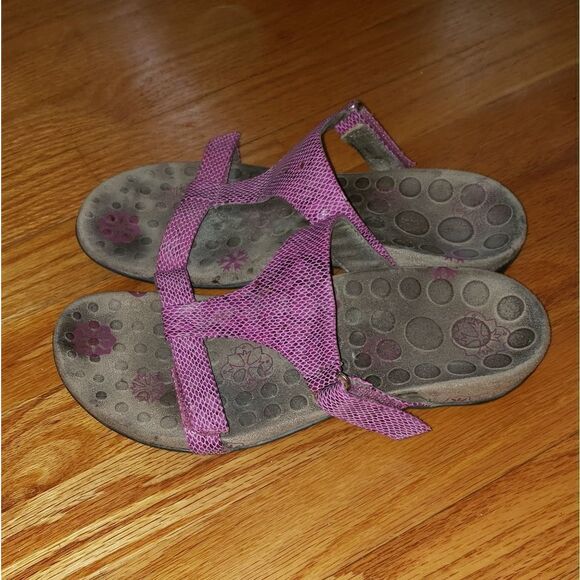 Vionic Orthoheel Sandals  - Picture 3 of 6